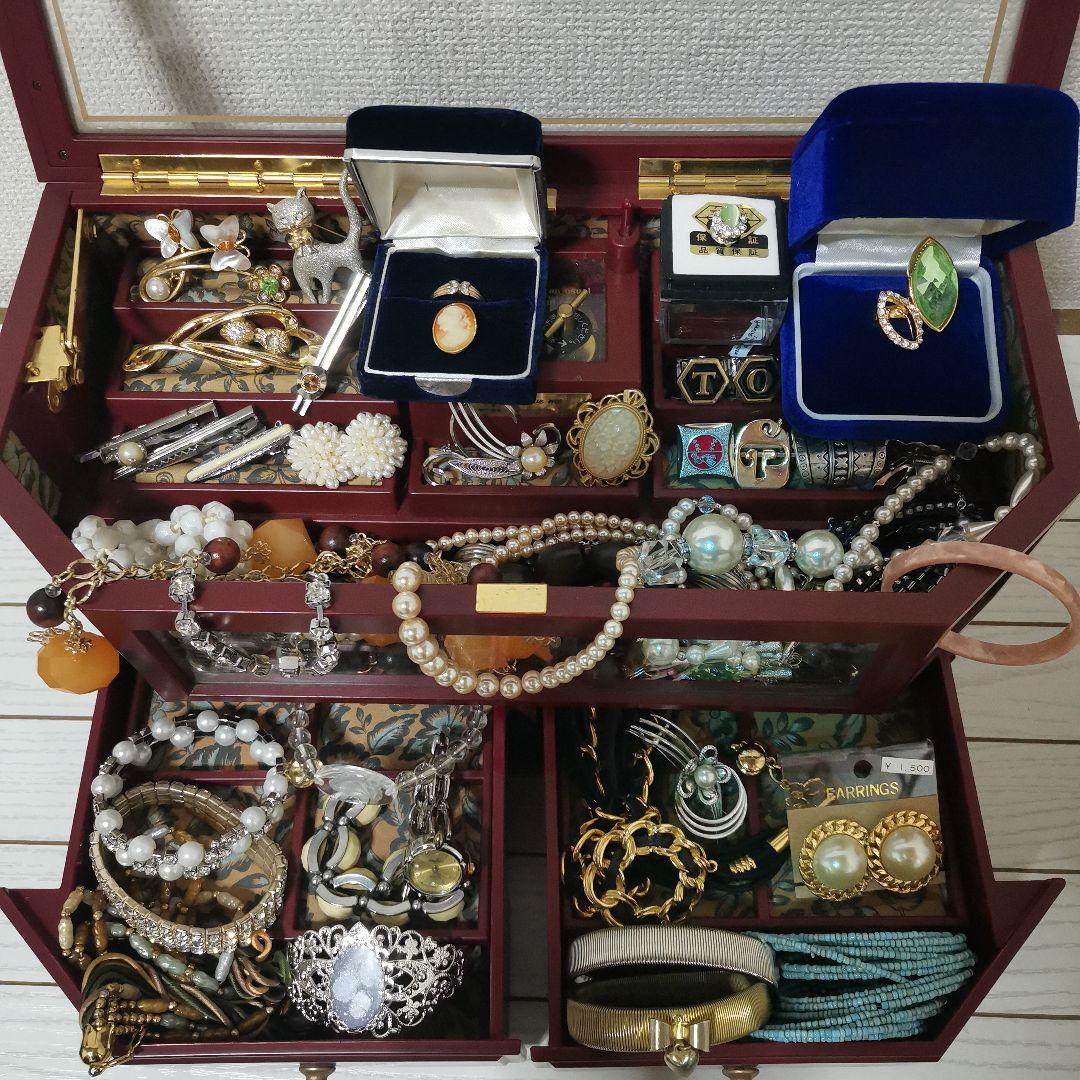 遺品整理 大量アクセサリー ヴィンテージ ブローチ ネクタイピン