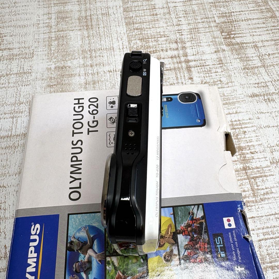 ほぼ新品】 OLYMPUS tough TG-620 ホワイト