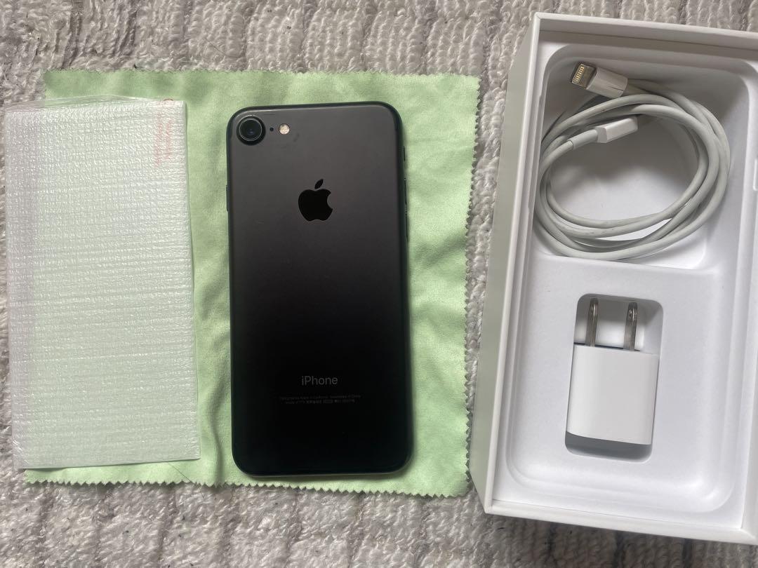 iPhone7ブラック32GB SIMフリー ＋液晶保護ガラスフィルム１枚