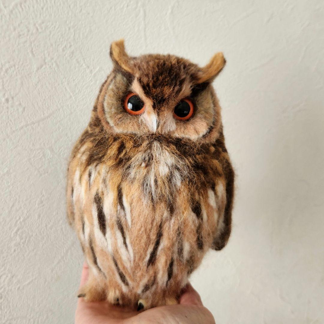 羊毛フェルト フクロウの置物 トラフズク