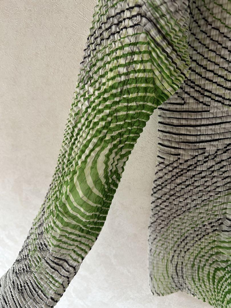 ISSEY MIYAKE イッセイミヤケ プリーツトップス
