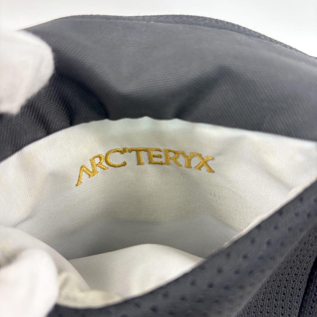 廃盤カラー✨Arc’teryx マンティス2 ショルダーバッグ