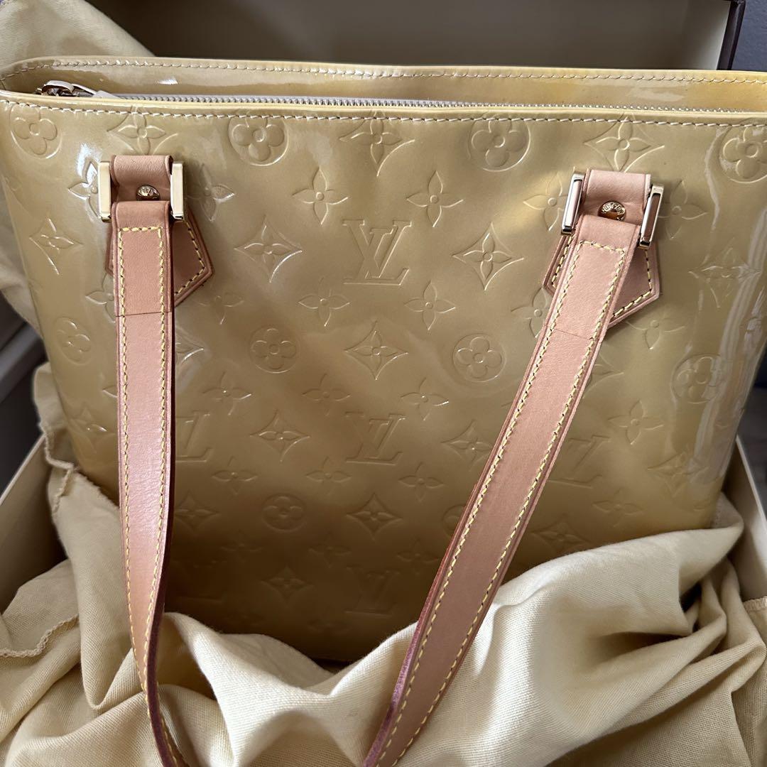 VUITTON
