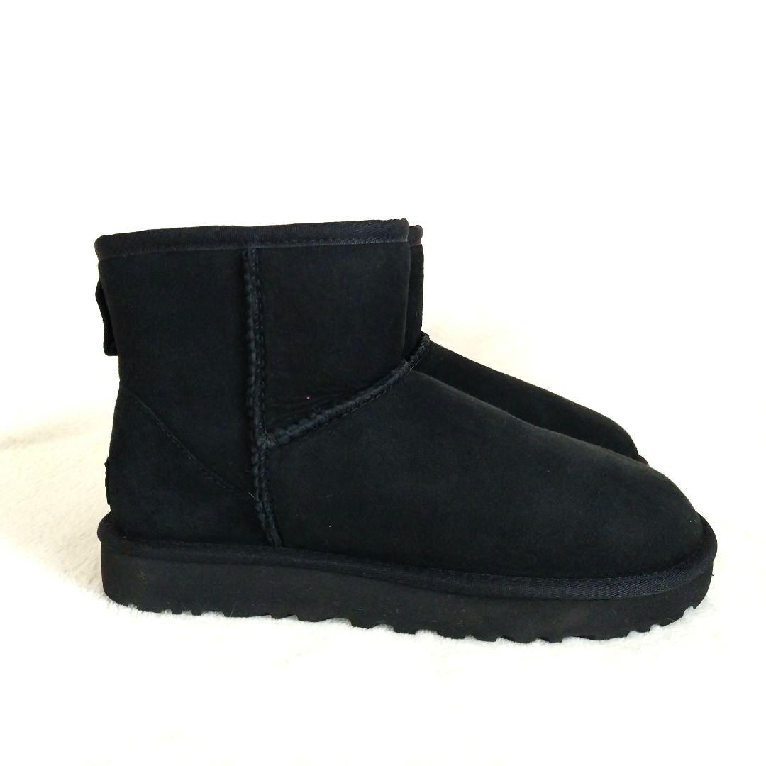 まる未使用品アグ UGG ムートンブーツ クラシック ミニ II 黒