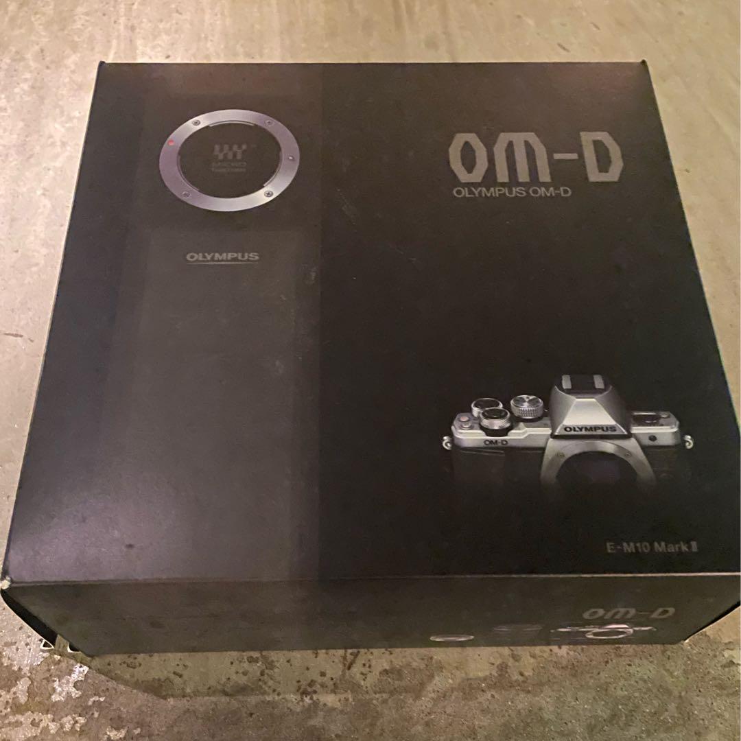 OLYMPUS E-M10 Mark II 本体　レンズ