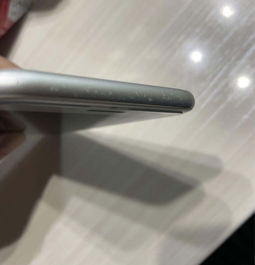 Apple iPhone 8 64GB シルバー　ジャンク　新品バッテリー Apple iPhone 8 64GB シルバー ジャンク 新品バッテリー - メルカリ