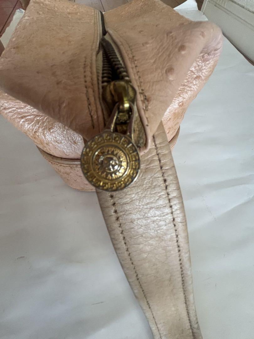 VERSACE　ジャンニ・ヴェルサーチ　 のオーストリッチバニティ