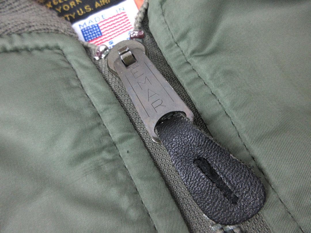 アヴィレックス フライトジャケット L MA-1 USA製 カーキ(114)a アヴィレックス フライトジャケット L MA-1 USA製 カーキ(114)a