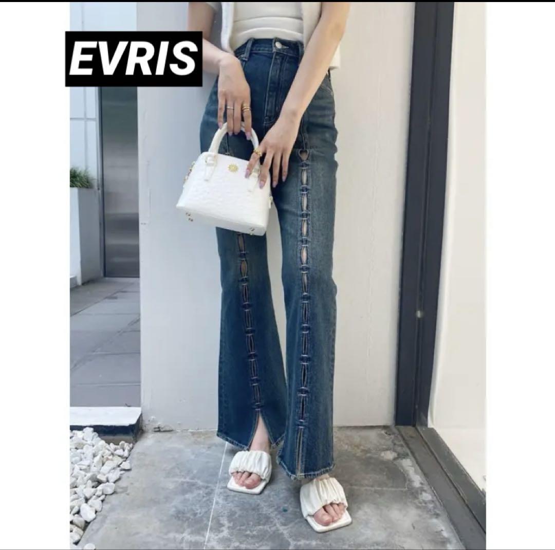 EVRISデザインスリットフレアデニムパンツ