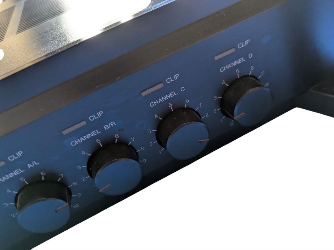 YAMAHA P2040 POWER AMPヤマハ4chパワーアンプ