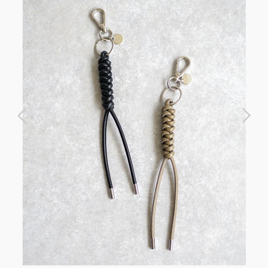 小物 ITTI CRISTY SNAKEKNOT CHARM / STCOW