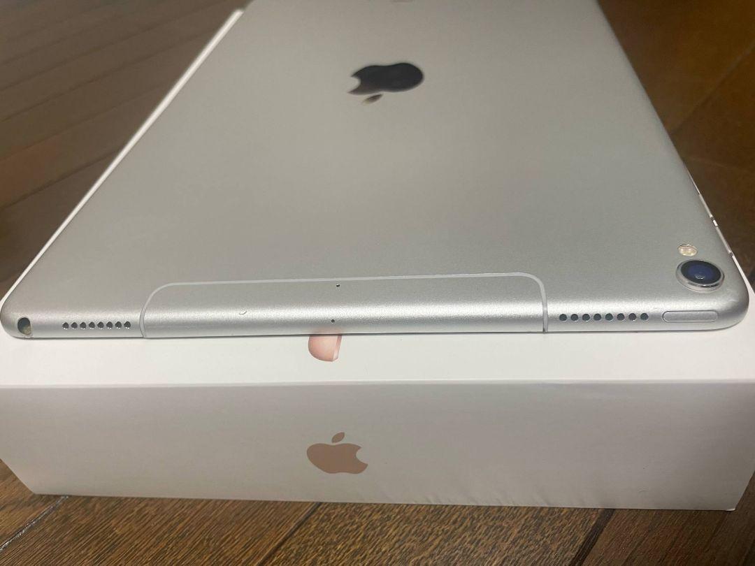 iPad Pro 10.5インチWi-Fiモデル64GBシルバーバッテリー96％