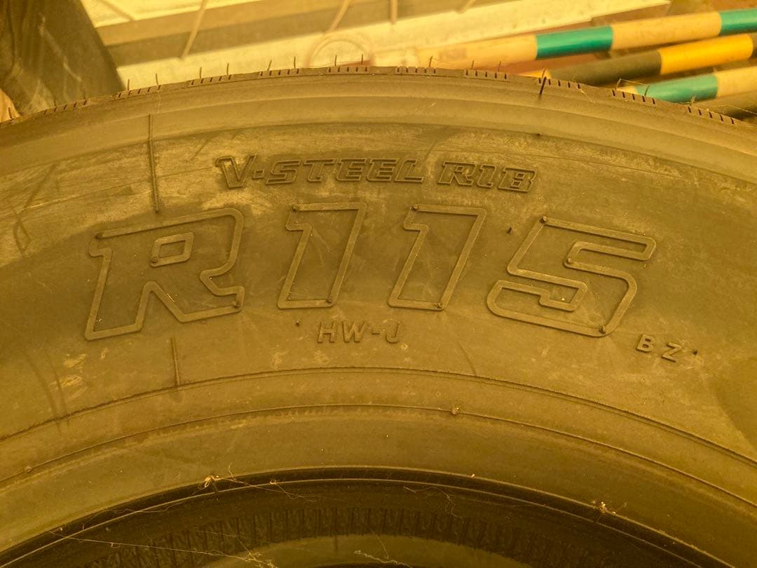 新車外し！ブリヂストン エコピアR115 225/80R17.5 6本セット