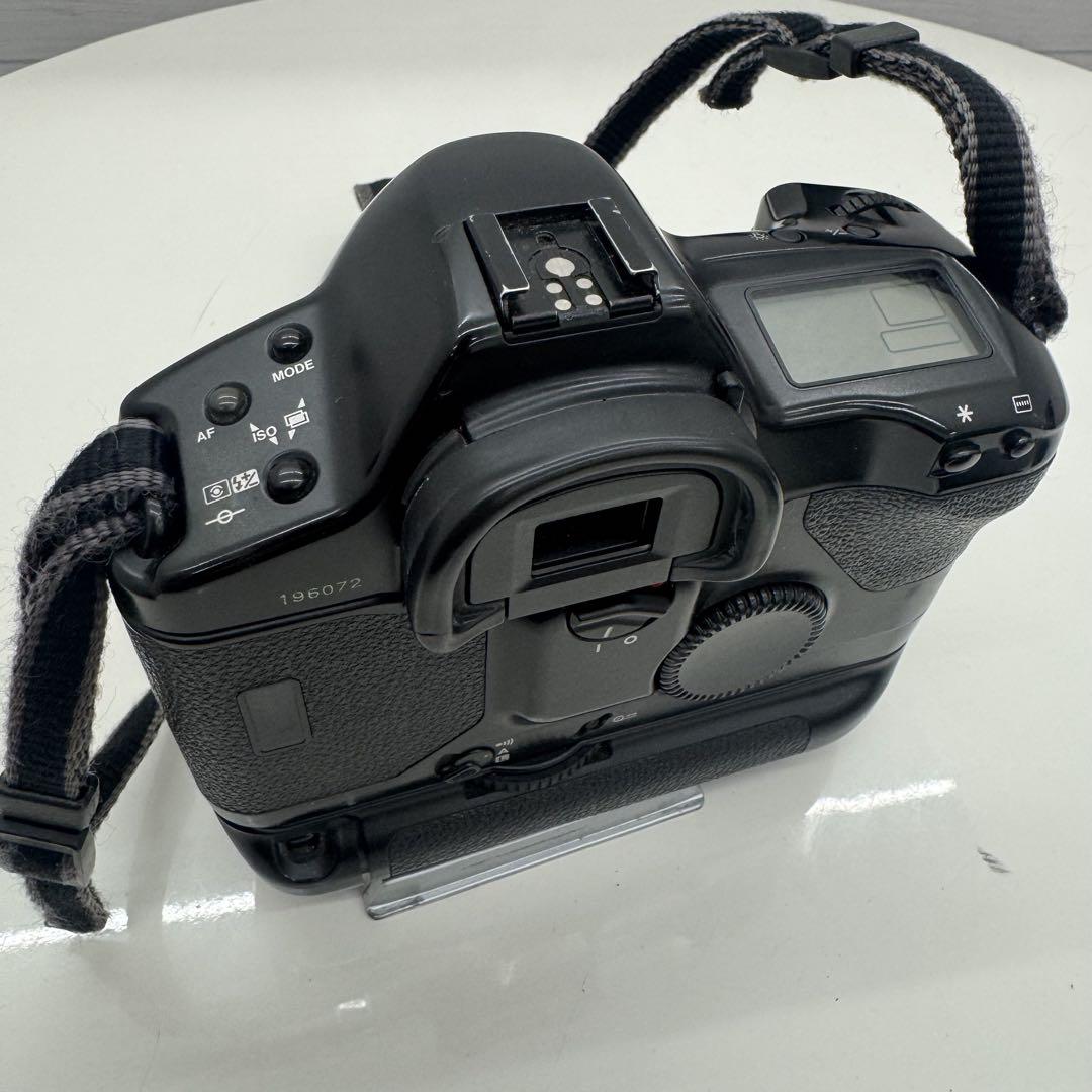 一眼レフカメラ　Canon EOS 1N