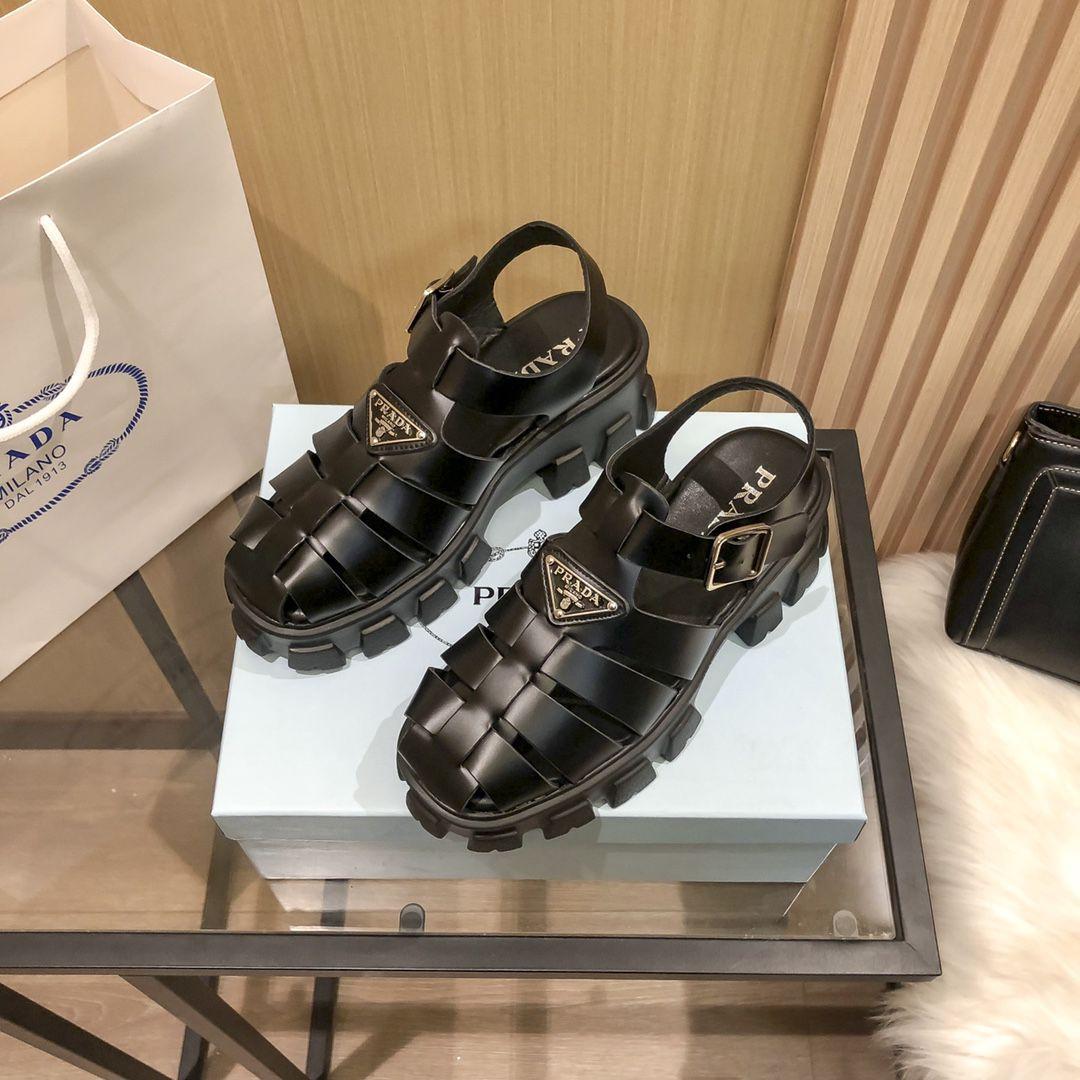 PRADA プラダ ブラック サンダル - メルカリ