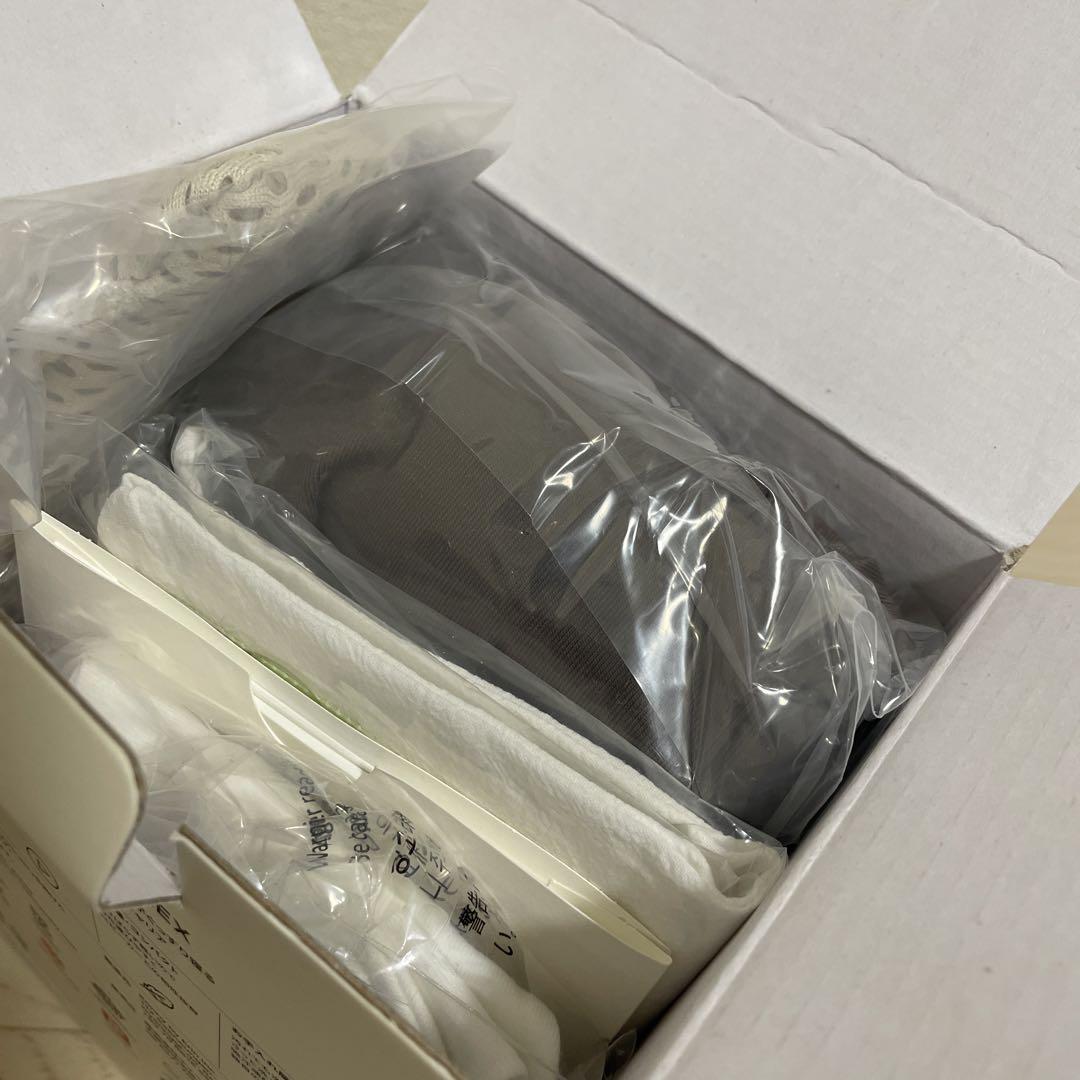 コニー　抱っこ紐　FLEX スペシャルセット　スタイ付き　モカ　新品