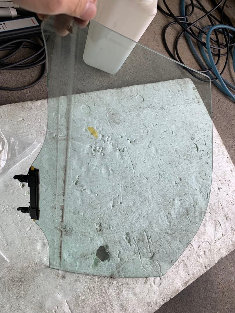 トヨタハリアー80助手席側ドアガラス トヨタハリアー80助手席側ドアガラス