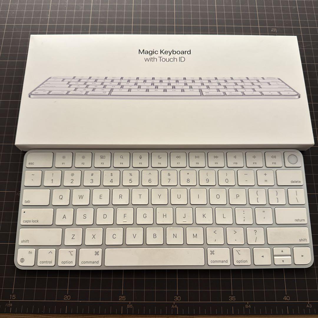 ファッションデザイナー Magic Keyboard with Touch ID US配列