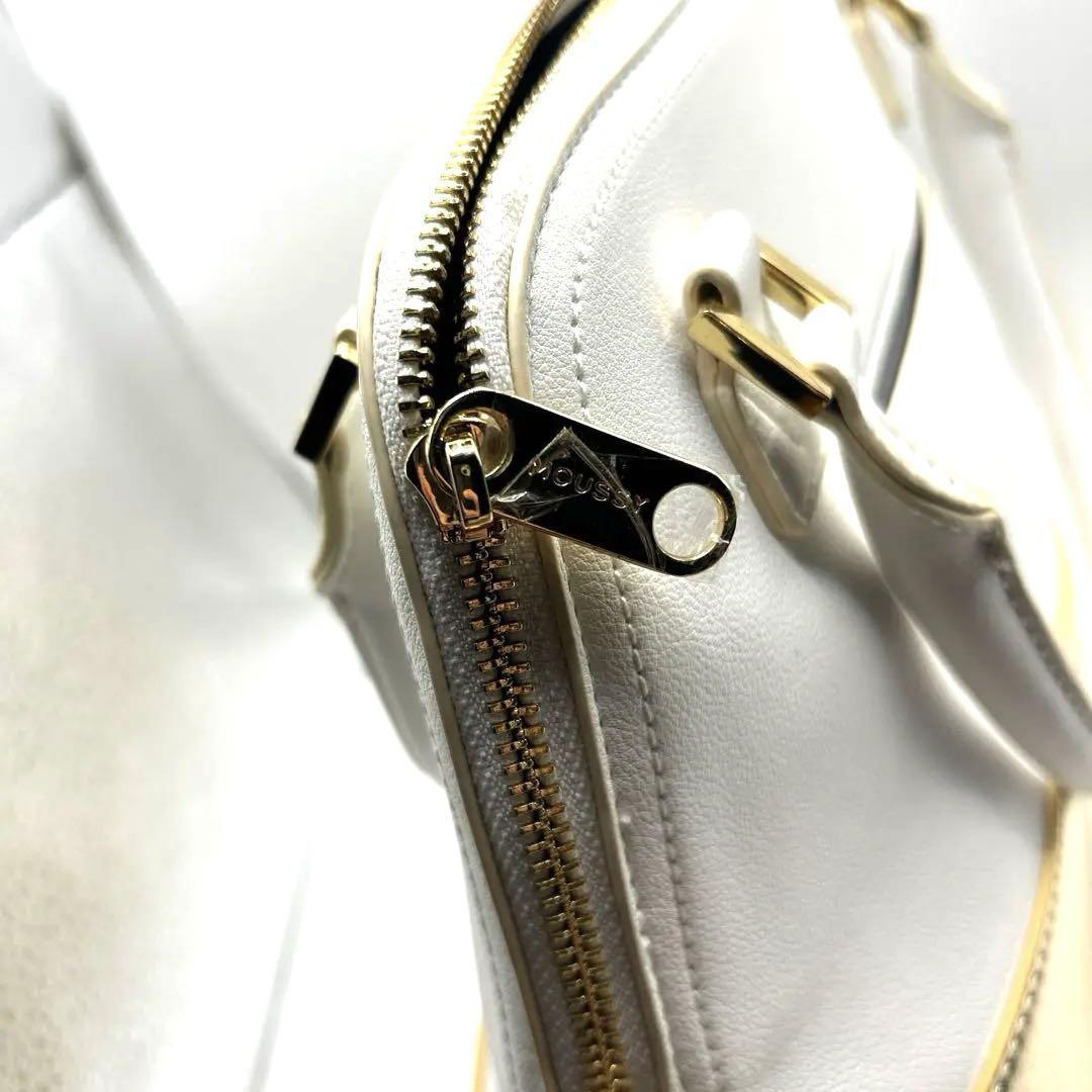 moussy ハンドバッグ ショルダーバッグ 白➕金 - メルカリ