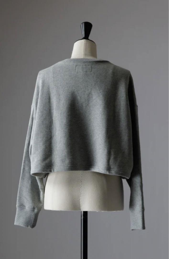 未使用T. japan sweat cropped tops
