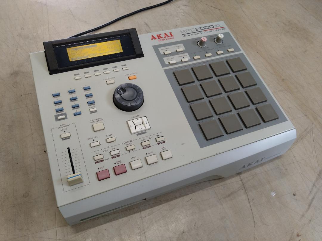 メンテ済み! AKAI MPC 2000XL CF搭載 USAモデル !