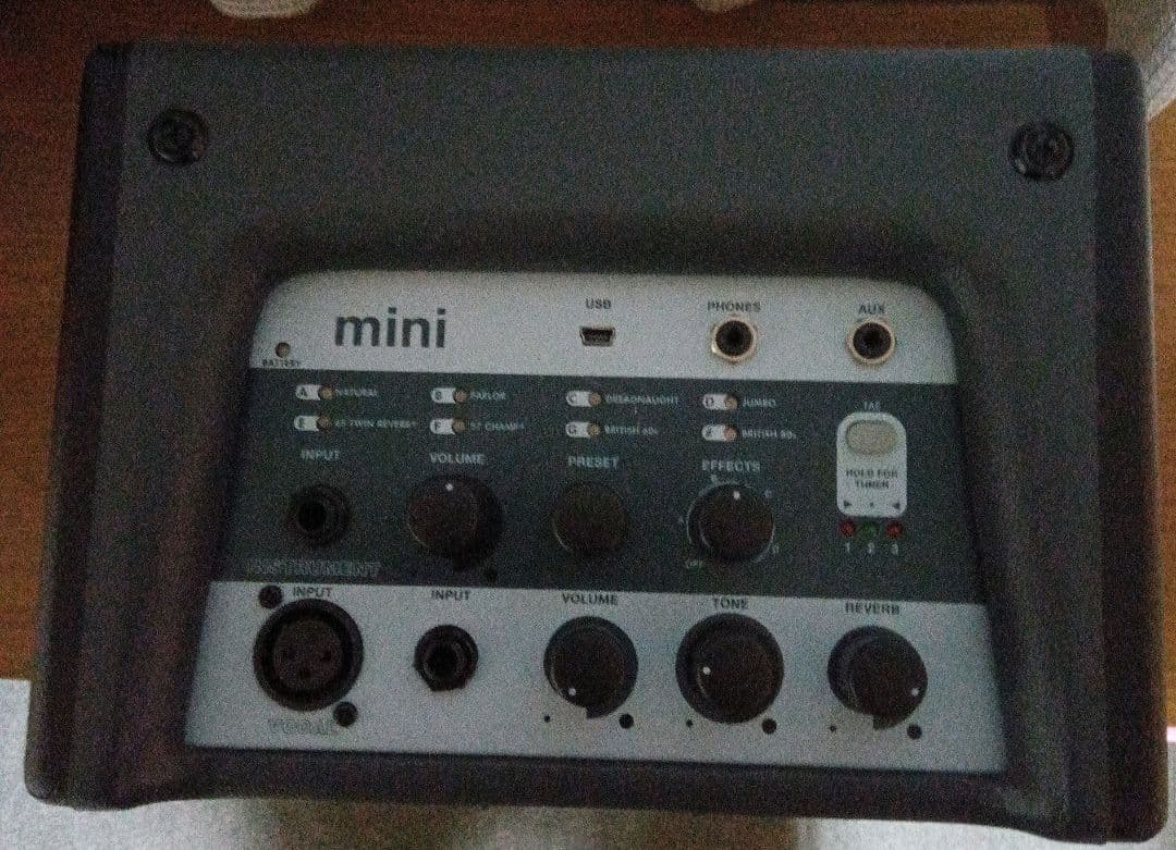 Fender Passport Mini 弾き語り用ギター&ボーカルアンプ Fender Passport Mini 弾き語り用ギター&ボーカルアンプ