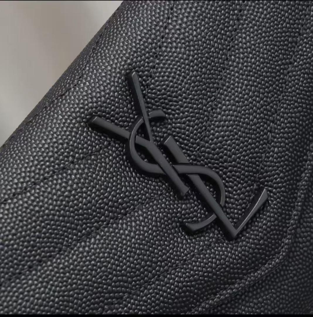 Yves Saint Laurent ブラック クラッチバッグ