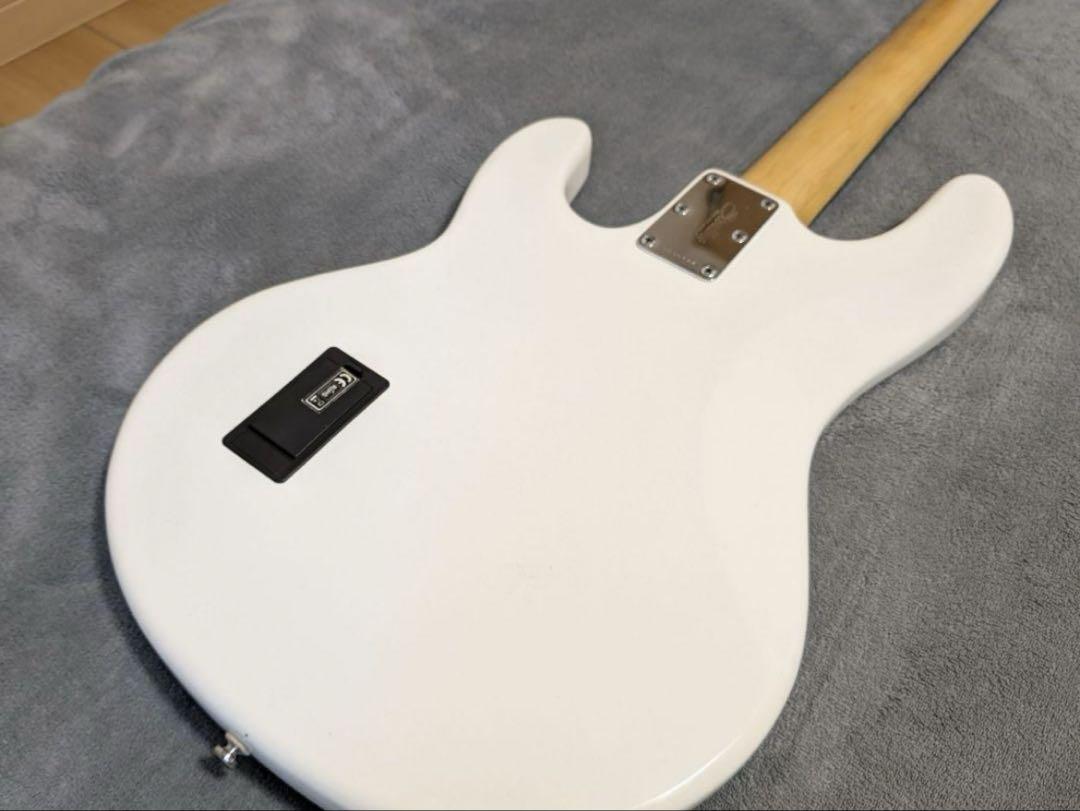 ベース Sterling by musicman SUB ray4