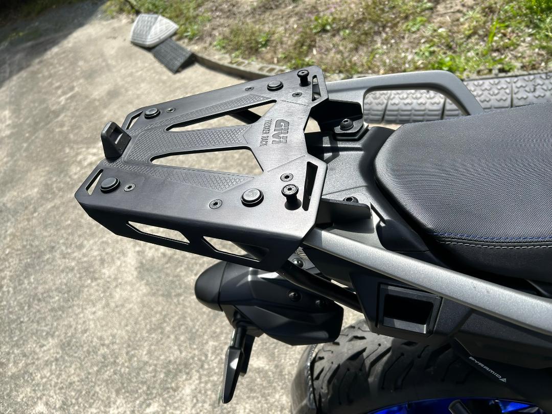 GIVI SR2139 リアキャリア トレーサー900
