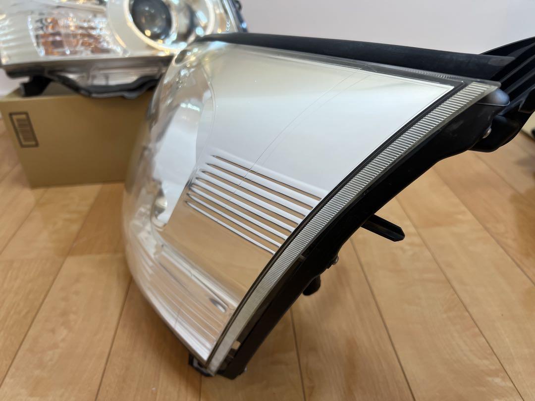 zrr70 ノア　ヘッドライト　前期