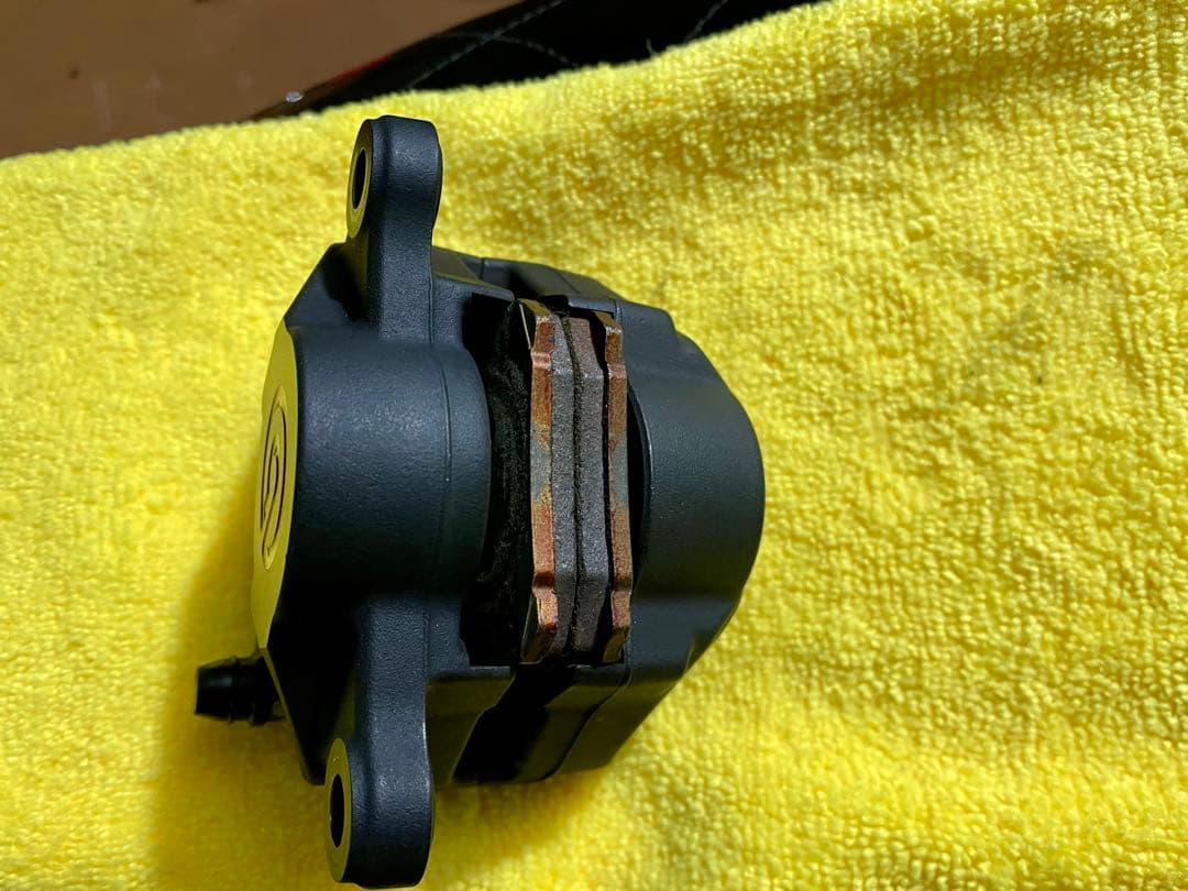 Brembo 新カニキャリパー 84mm中古品 Brembo 新カニキャリパー 84mm中古品