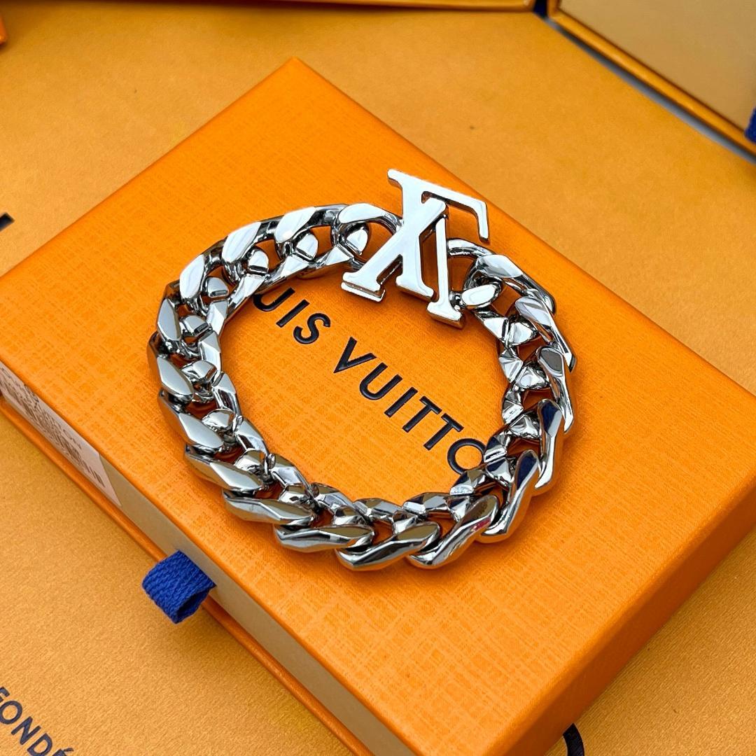 LOUIS VUITTON メンズブレスレットです22CM