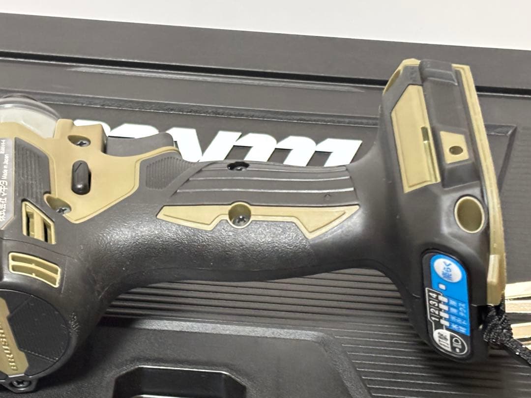 makita TD173D オリーブ 18V ドライバー本体 ケース付き 展示品 makita TD173D オリーブ 18V ドライバー本体 ケース付き 展示品