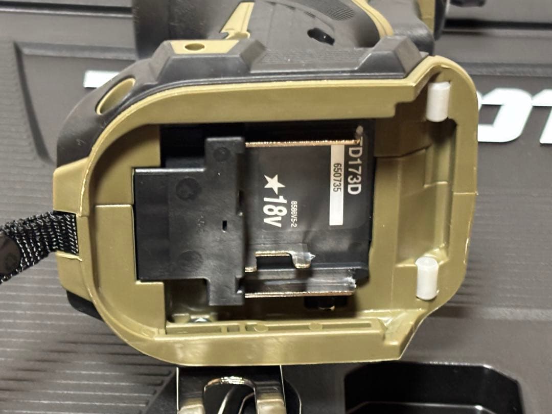 makita TD173D オリーブ 18V ドライバー本体 ケース付き 展示品 makita TD173D オリーブ 18V ドライバー本体 ケース付き 展示品