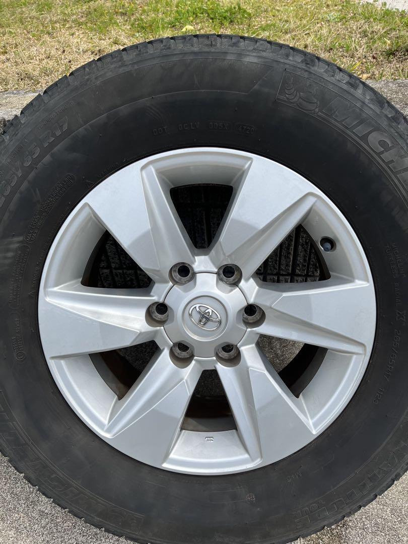プラド150系　後期　17インチ　純正ホイール　ナット付き