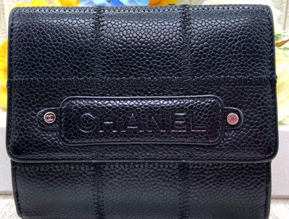 マニ様専用☆美品☆CHANELキャビアスキン二つ折り財布 画像1