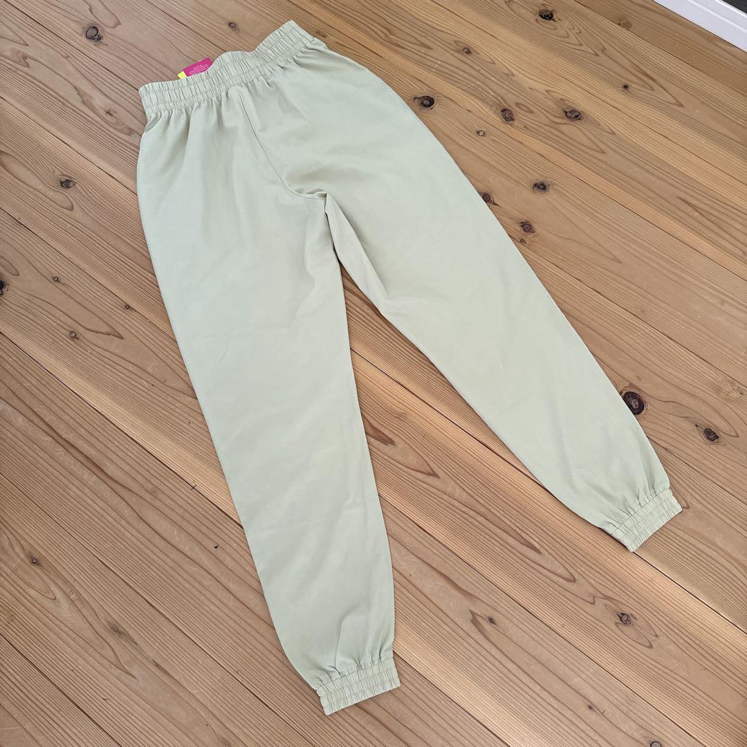 新品未使用　ZUMBAパンツ
