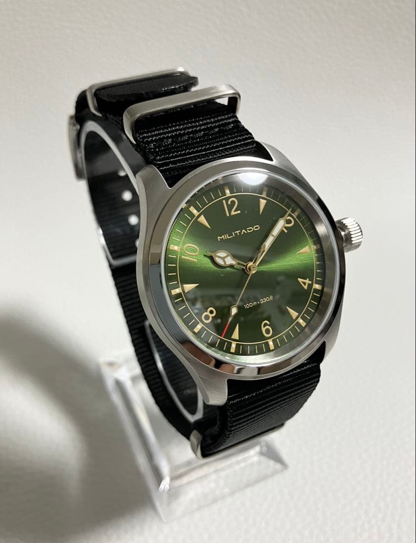 Militadoミリタリーウォッチ グリーン文字盤ブラックNATO付き 新品