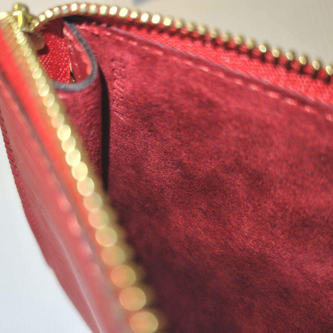 アクセソワール レッドLOUIS