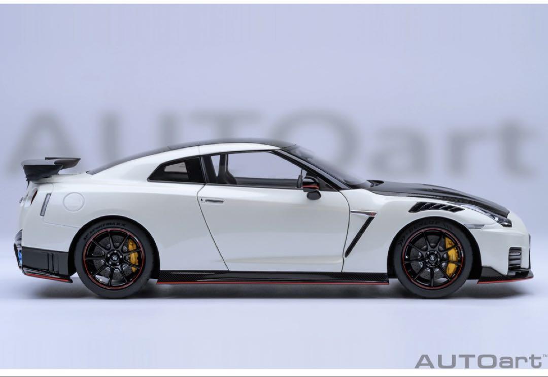 オートアート1/18 日産GT-R R35 ニスモ スペシャル　ホワイトパール