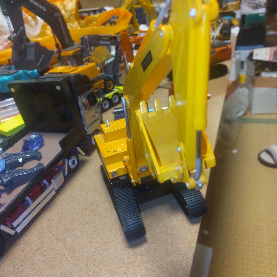 KOBELCO K909A ミニチュア重機 1/50 - メルカリ