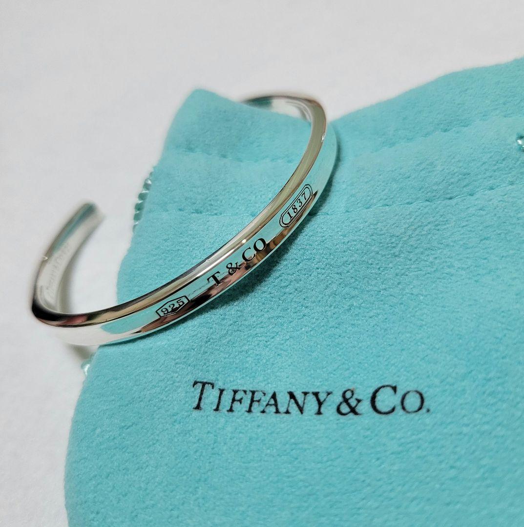 ひかるページです♪Tiffany & Co. ブレスレット　カフ　ナロー