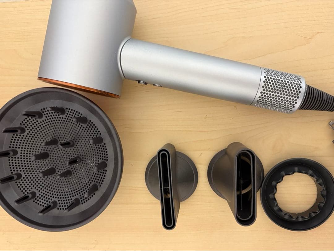 ダイソンドライヤー