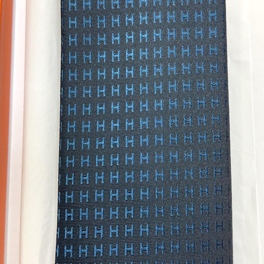 未使用　エルメス　ネイビー　ネイビー　H柄 新品未使用】HERMES エルメス ネクタイ H柄 ネイビー - メルカリ