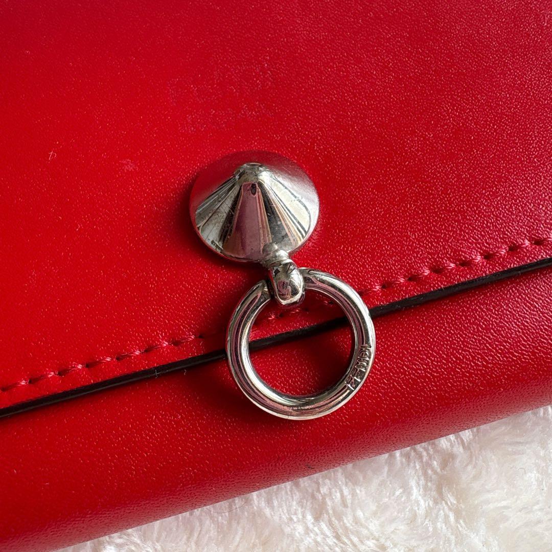 FENDI レザー 長財布 赤　（箱無し）　二つ折り長財布