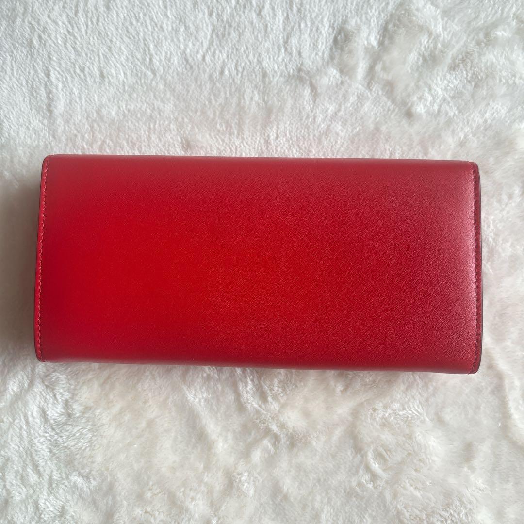 FENDI レザー 長財布 赤　（箱無し）　二つ折り長財布