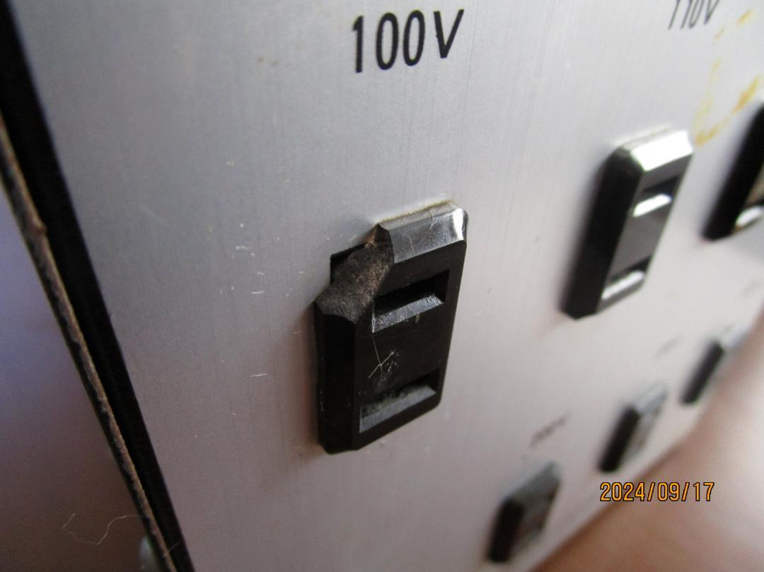 マルチ入出力電圧変圧器　1KVA