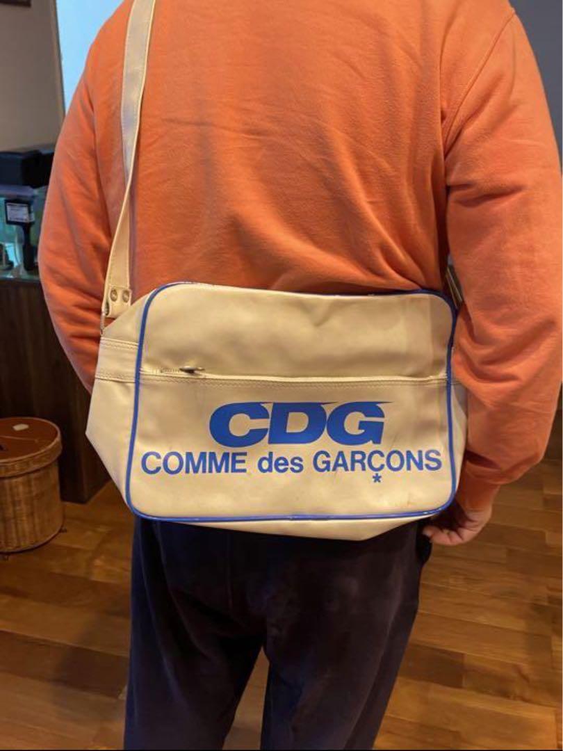 ショルダーバッグCOMME des GARÇONS エナメルバッグ