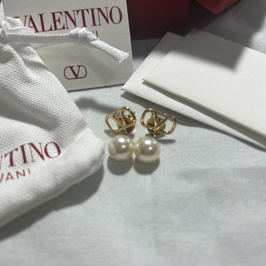 VALENTINO パール付きピアス