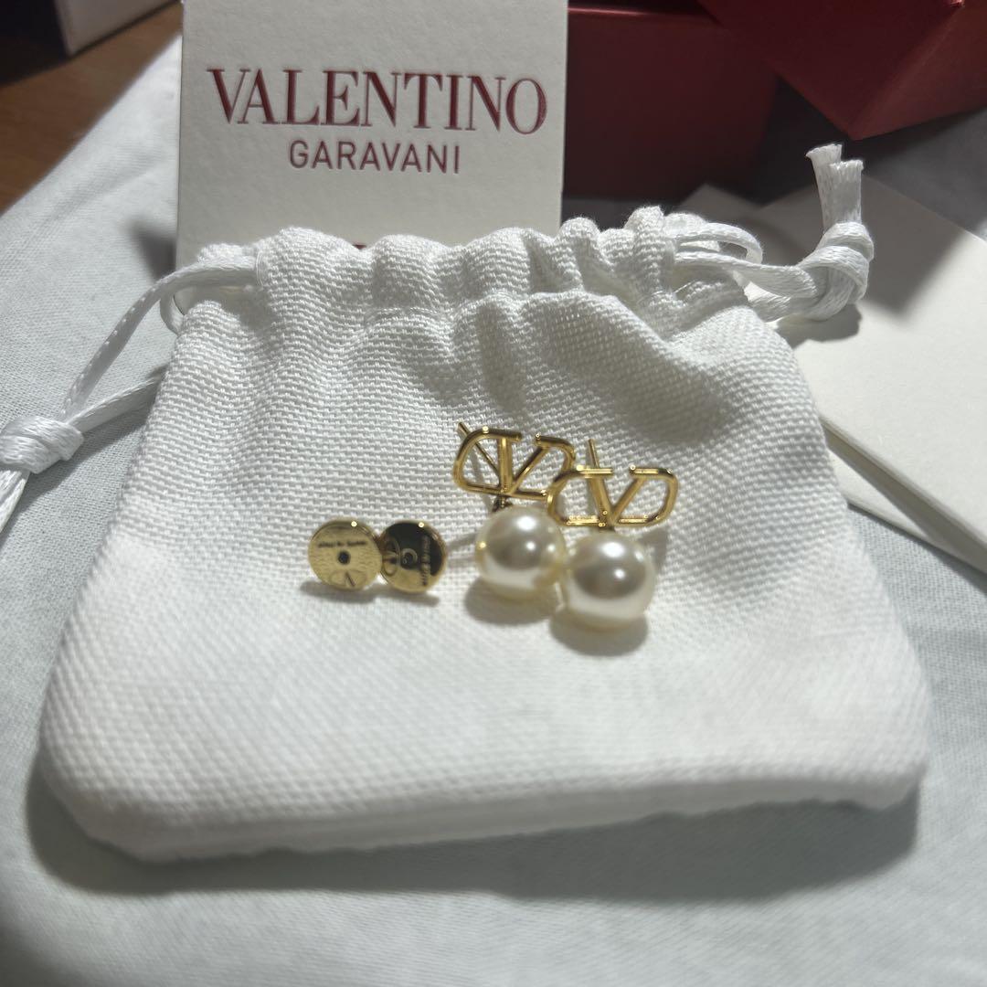 VALENTINO パール付きピアス